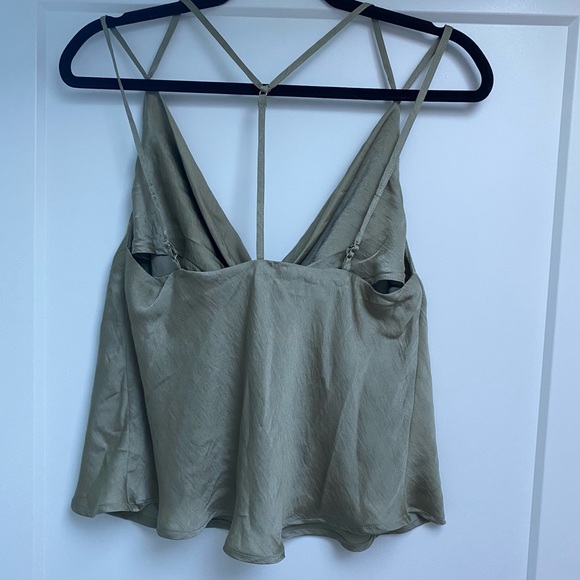 Lulus Olive Green Cowl Neck T-Back Top, Size M 🌷 - Picture 4 of 10
